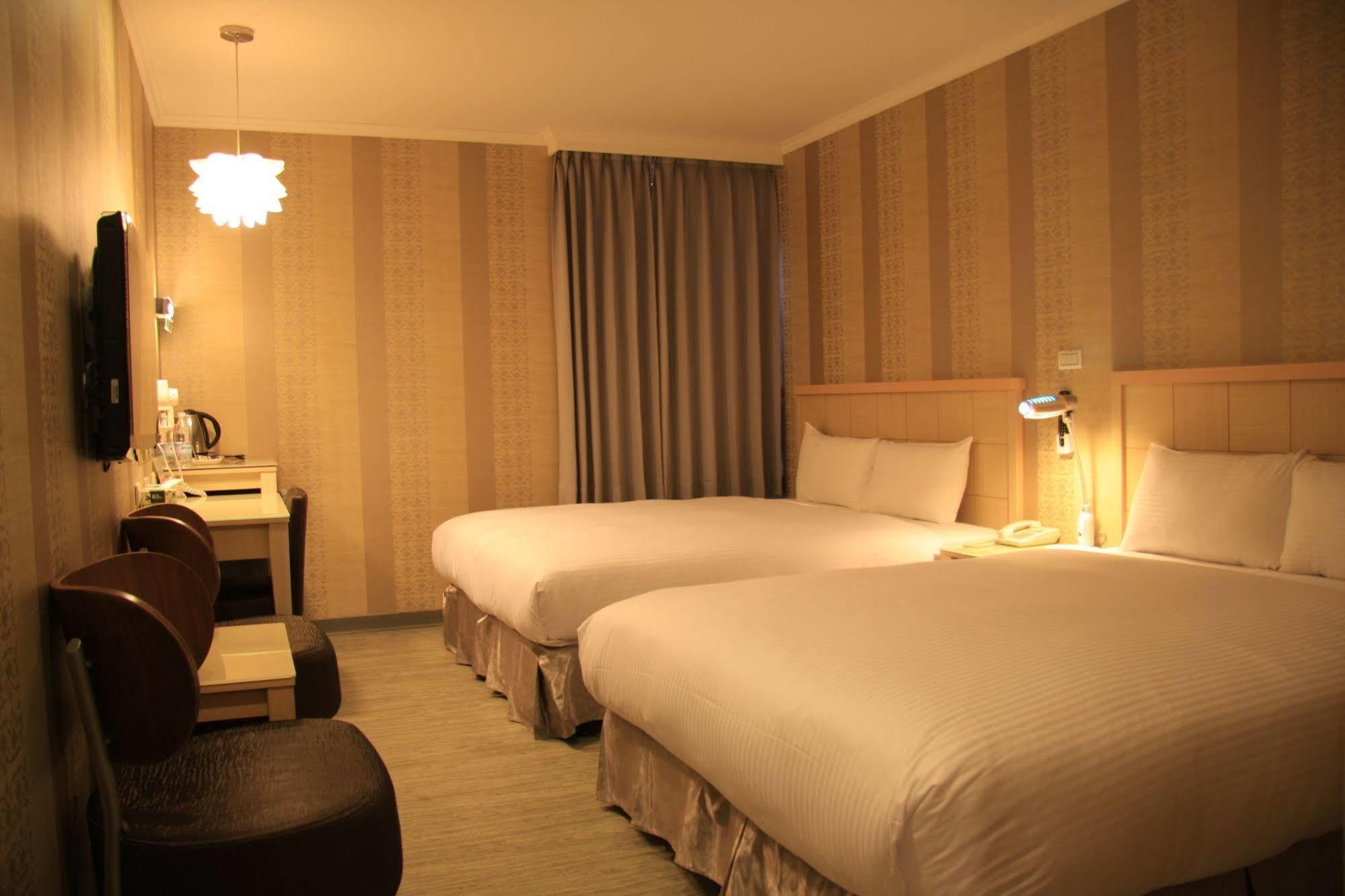 Just Enjoy Business Hotel Tainan Eksteriør billede