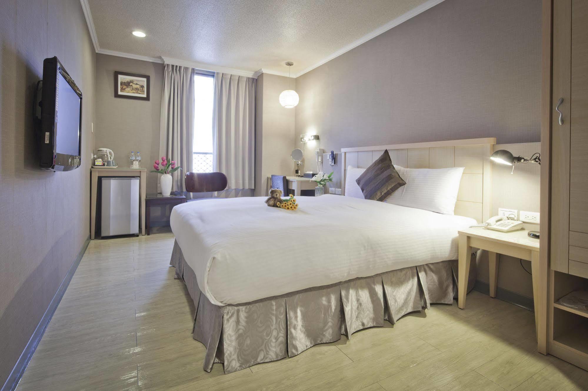 Just Enjoy Business Hotel Tainan Eksteriør billede
