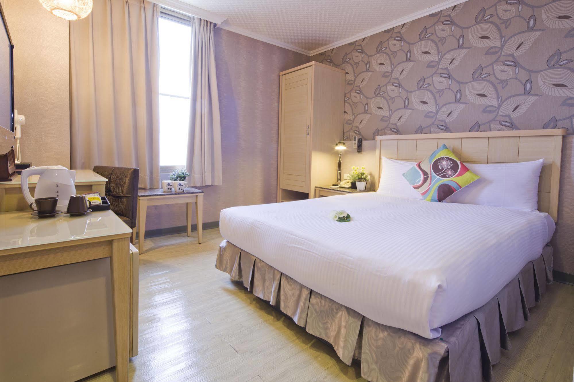 Just Enjoy Business Hotel Tainan Eksteriør billede